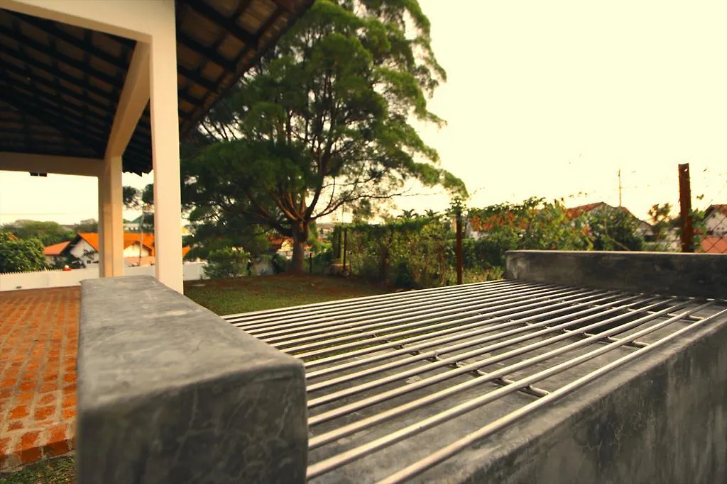 The Pines Cottage Malacca Holiday home